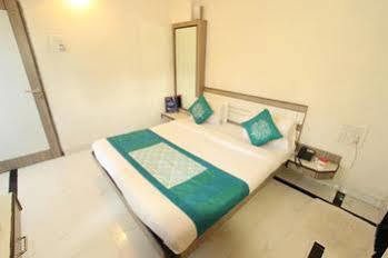 דמאן Hotel Saikripa Imperial מראה חיצוני תמונה